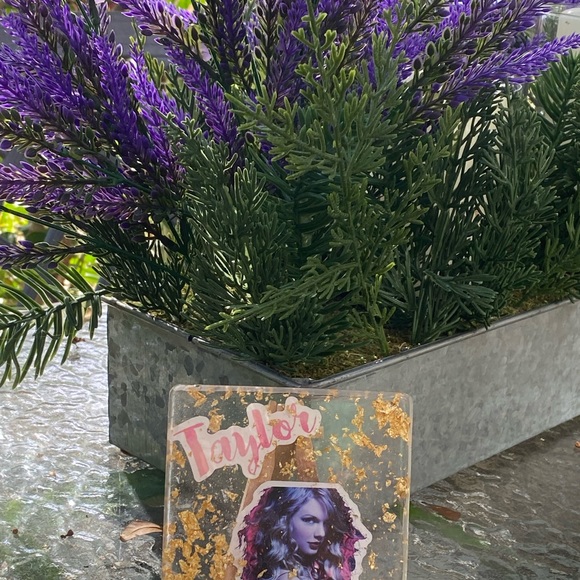 Taylor Swift Pink & Purple Portrait w Gold Flakes Resin Display Art & Mini Easel - Picture 12 of 16